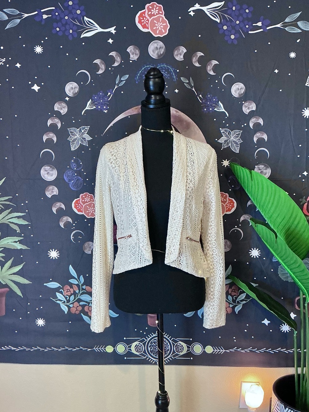 Women's Cream Lace Open Front Jacket 🤍